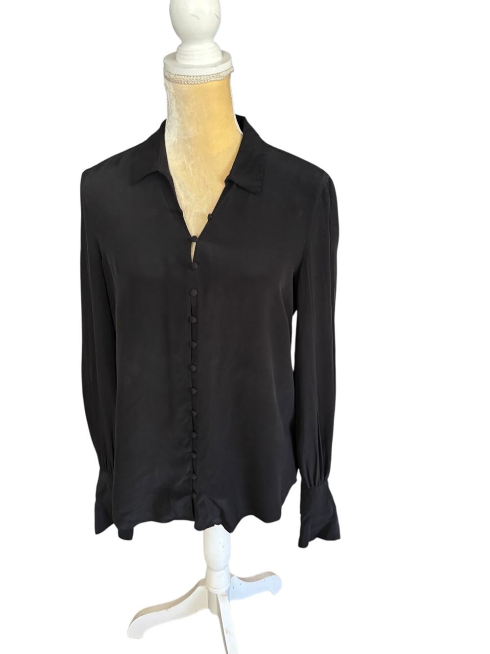 L'AGENCE Naomi Black Button Loop Silk Blouse Top Size Medium
